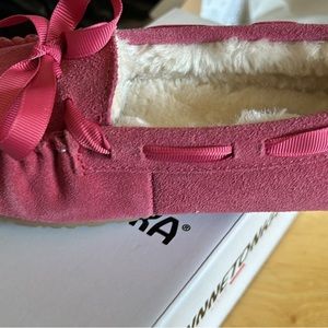 Minnetonka girl slippers